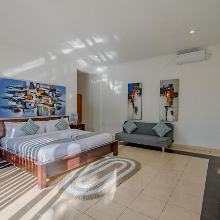 Villa Alleira Seminyak By Best Deals Asia Hospitality Екстер'єр фото