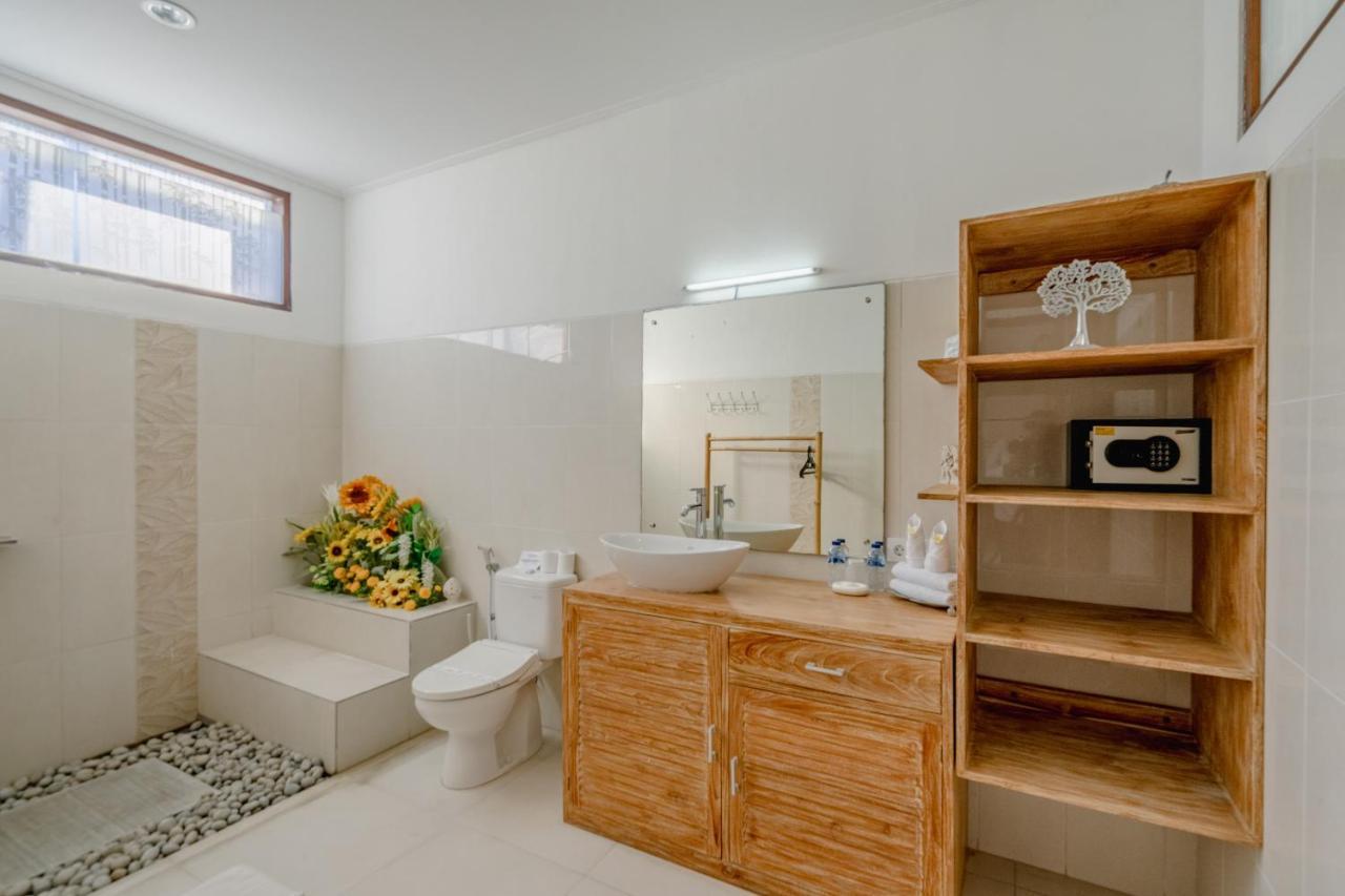 Villa Alleira Seminyak By Best Deals Asia Hospitality Екстер'єр фото