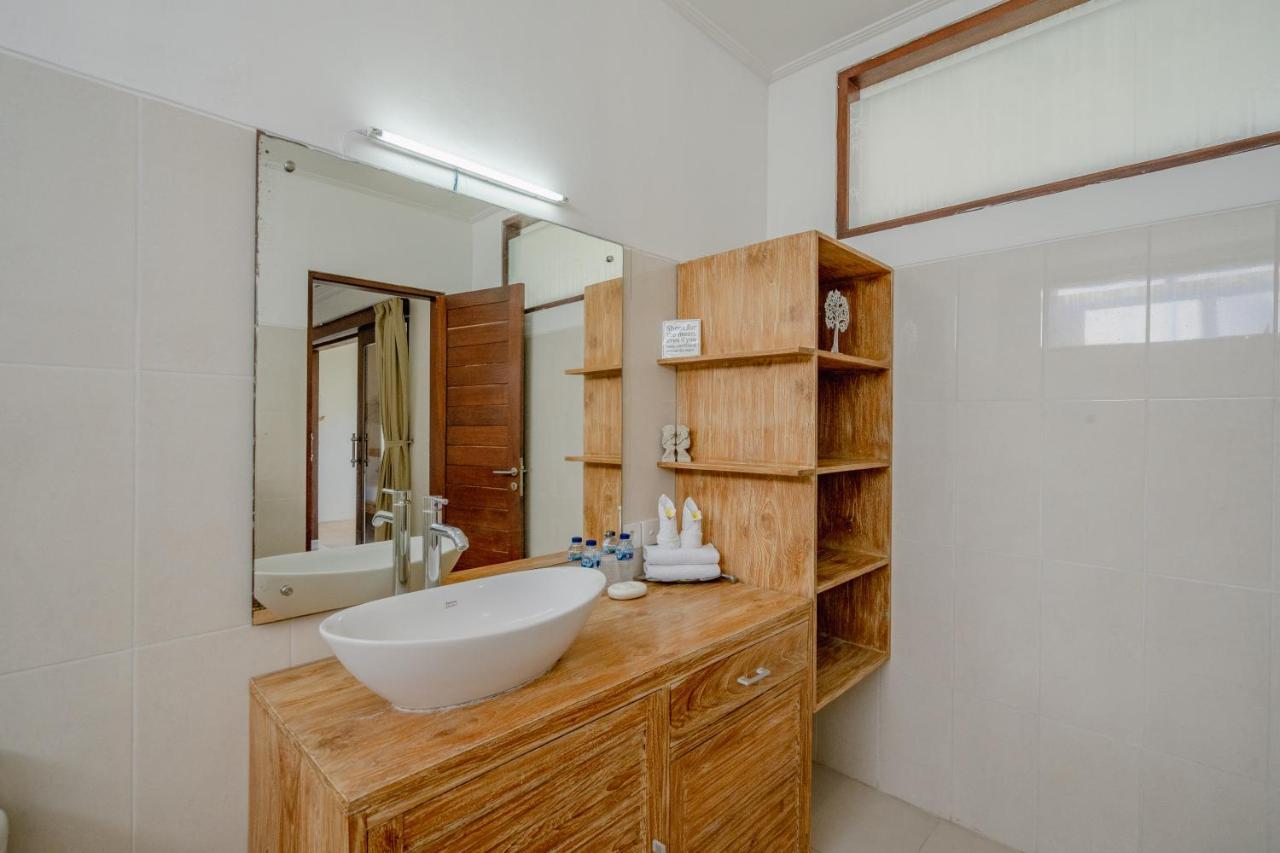 Villa Alleira Seminyak By Best Deals Asia Hospitality Екстер'єр фото