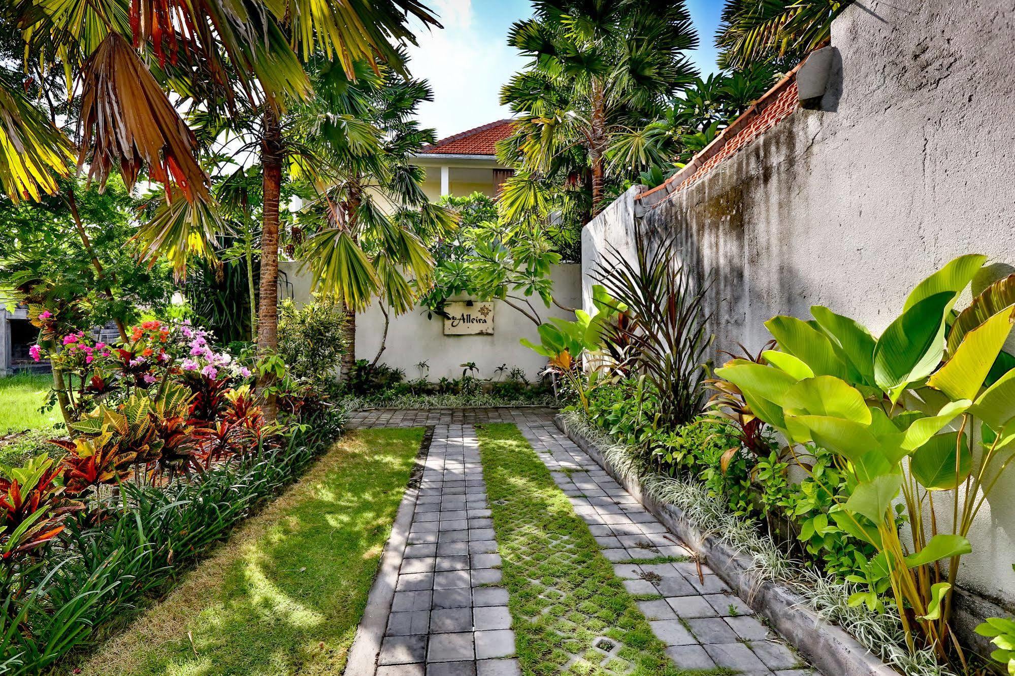Villa Alleira Seminyak By Best Deals Asia Hospitality Екстер'єр фото